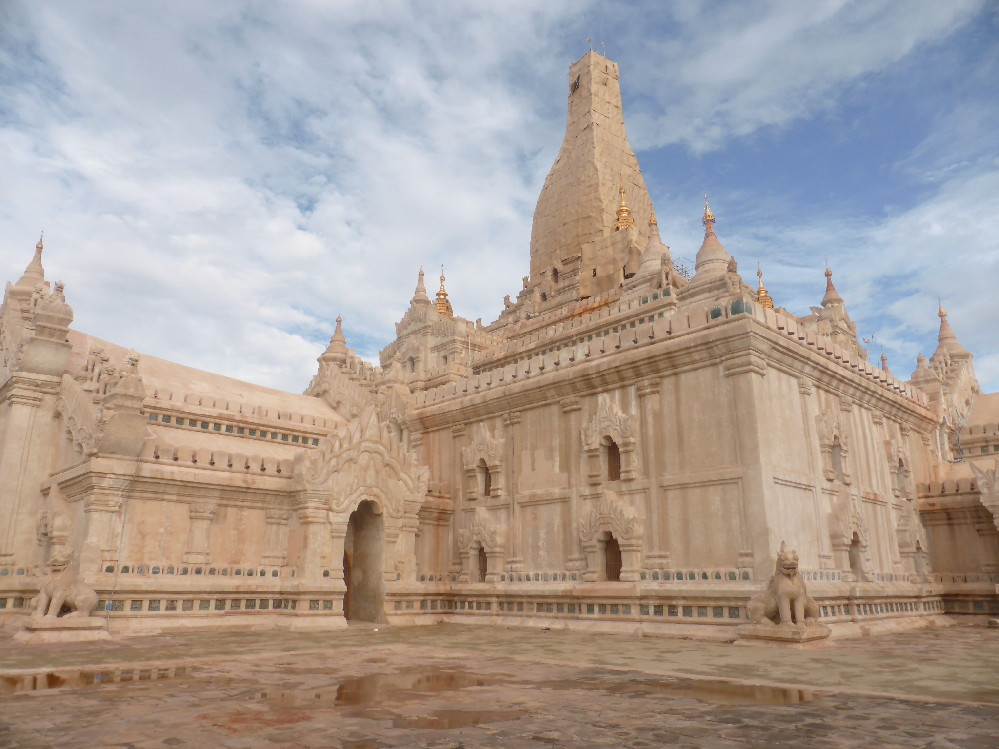 美しいアーナンダ寺院